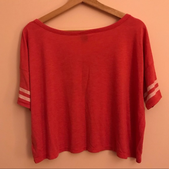 Nollie. oversized crop top - Picture 3 of 5